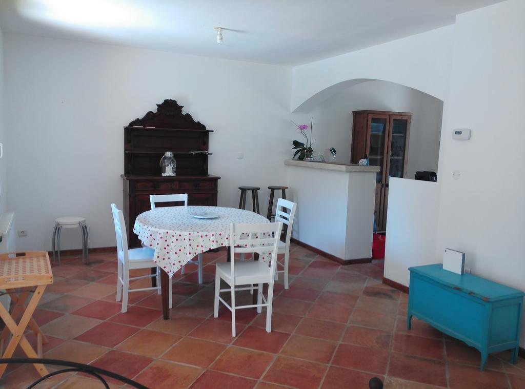 Entre Nimes Et Arles Villa Bellegarde  ภายนอก รูปภาพ