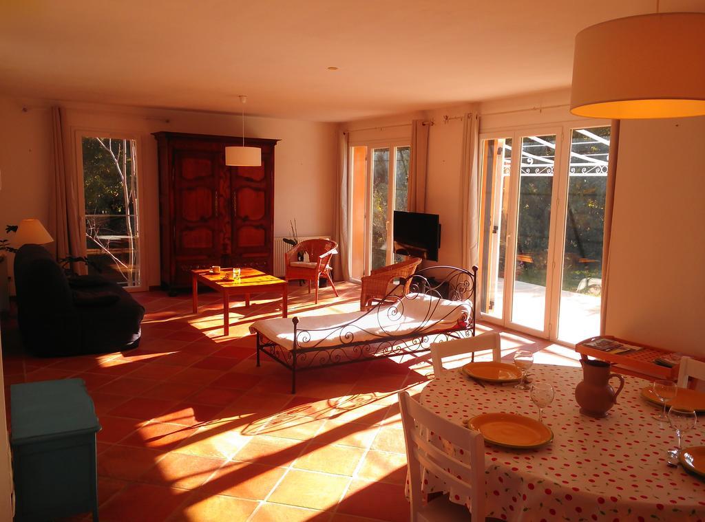 Entre Nimes Et Arles Villa Bellegarde  ภายนอก รูปภาพ