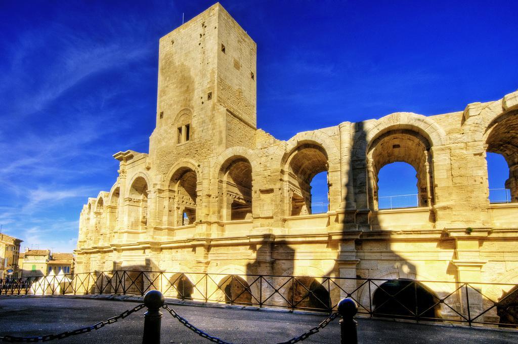 Entre Nimes Et Arles Villa Bellegarde  ภายนอก รูปภาพ