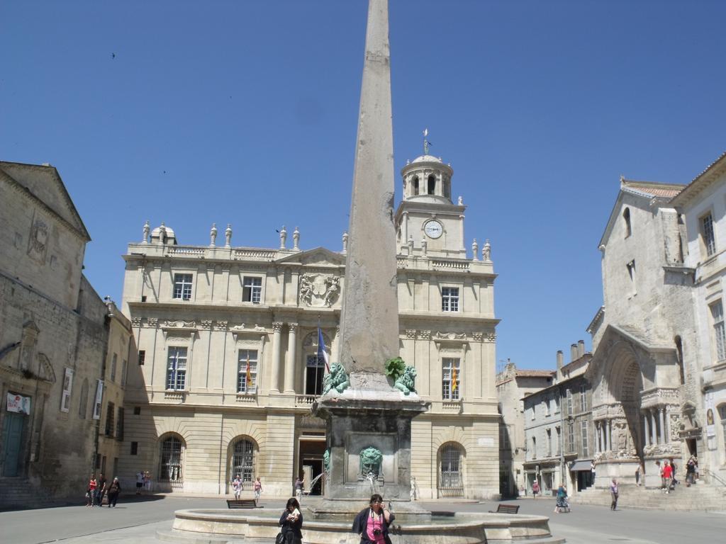 Entre Nimes Et Arles Villa Bellegarde  ภายนอก รูปภาพ