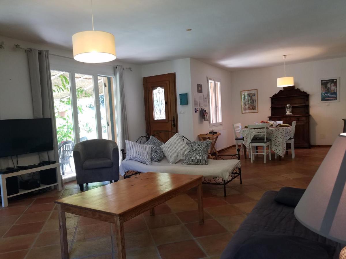 Entre Nimes Et Arles Villa Bellegarde  ภายนอก รูปภาพ